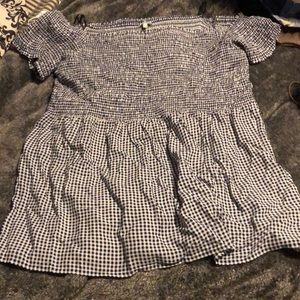Off the shoulder short sleeve top
